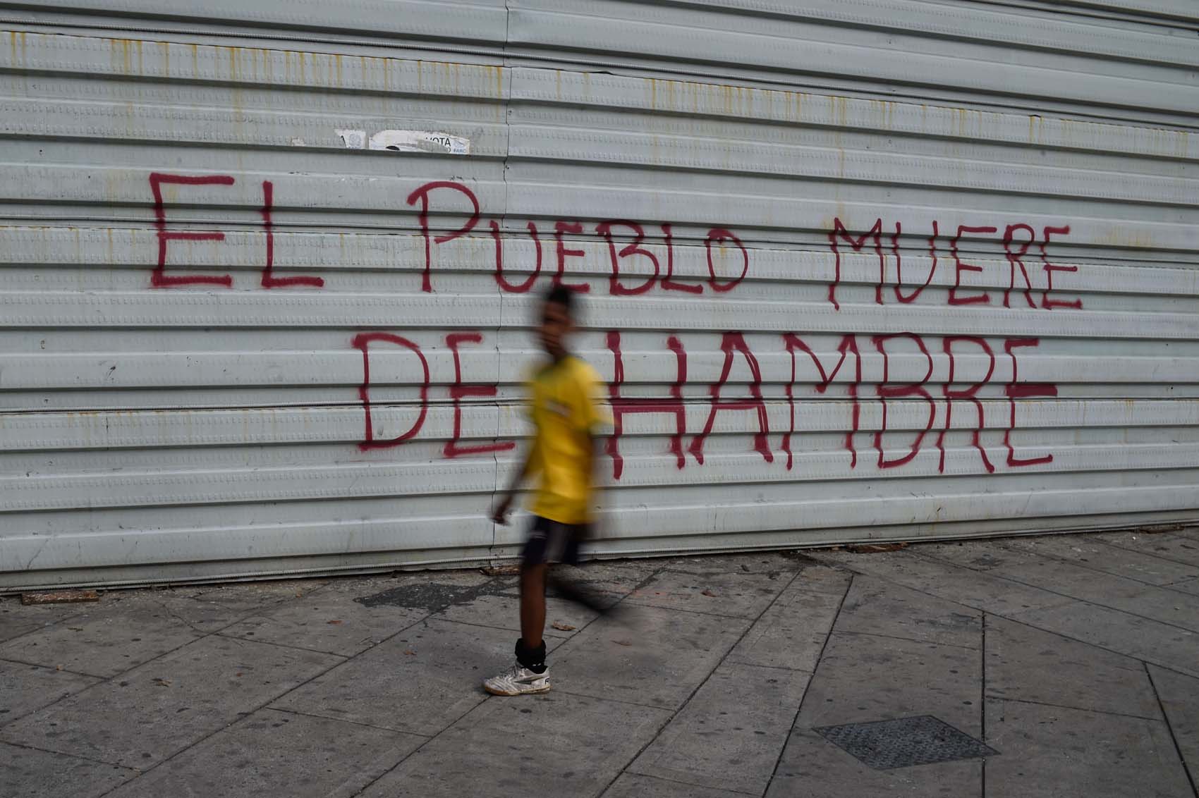 Crisis en Venezuela obliga a adolescentes a trabajar para sobrevivir