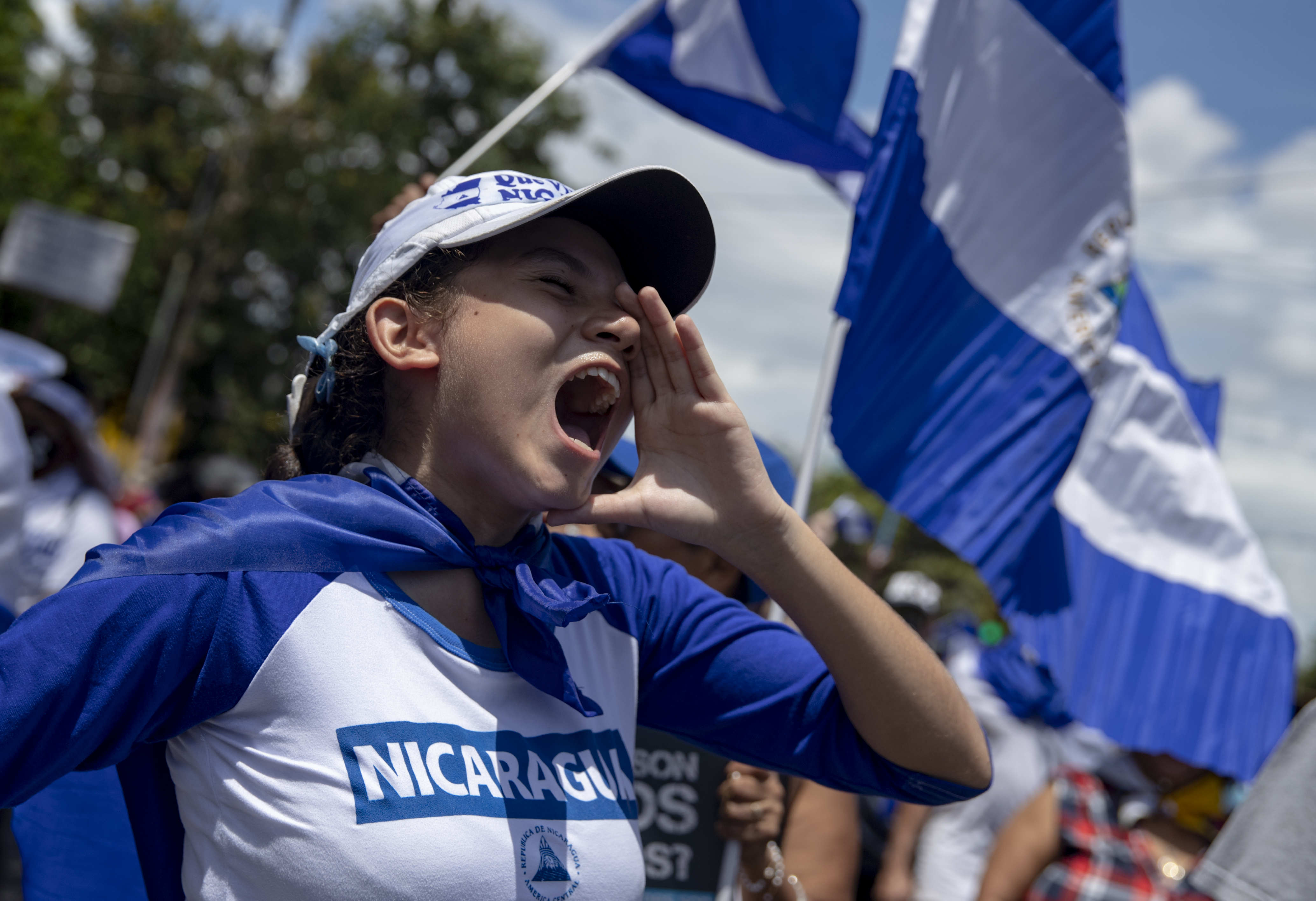 Mujeres exigen libertad de presos políticos de Nicaragua con un plantón