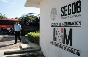 Interceptan 149 migrantes centroamericanos en un camión en el sur de México