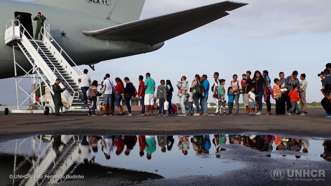 Más de 200 venezolanos serán trasladados desde Roraima a seis ciudades de Brasil