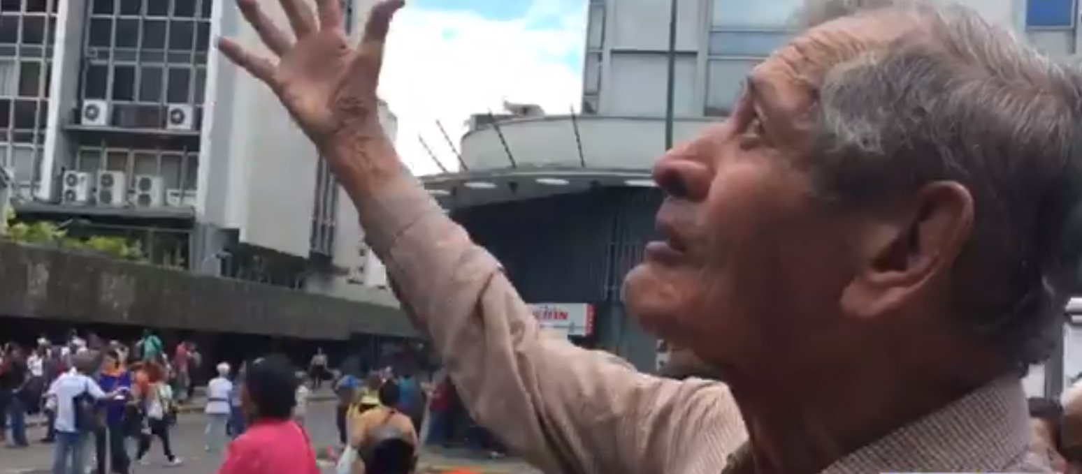 Desgarrador testimonio de un abuelo: Los días que me quedan de vida los voy a morir de hambre (Video)