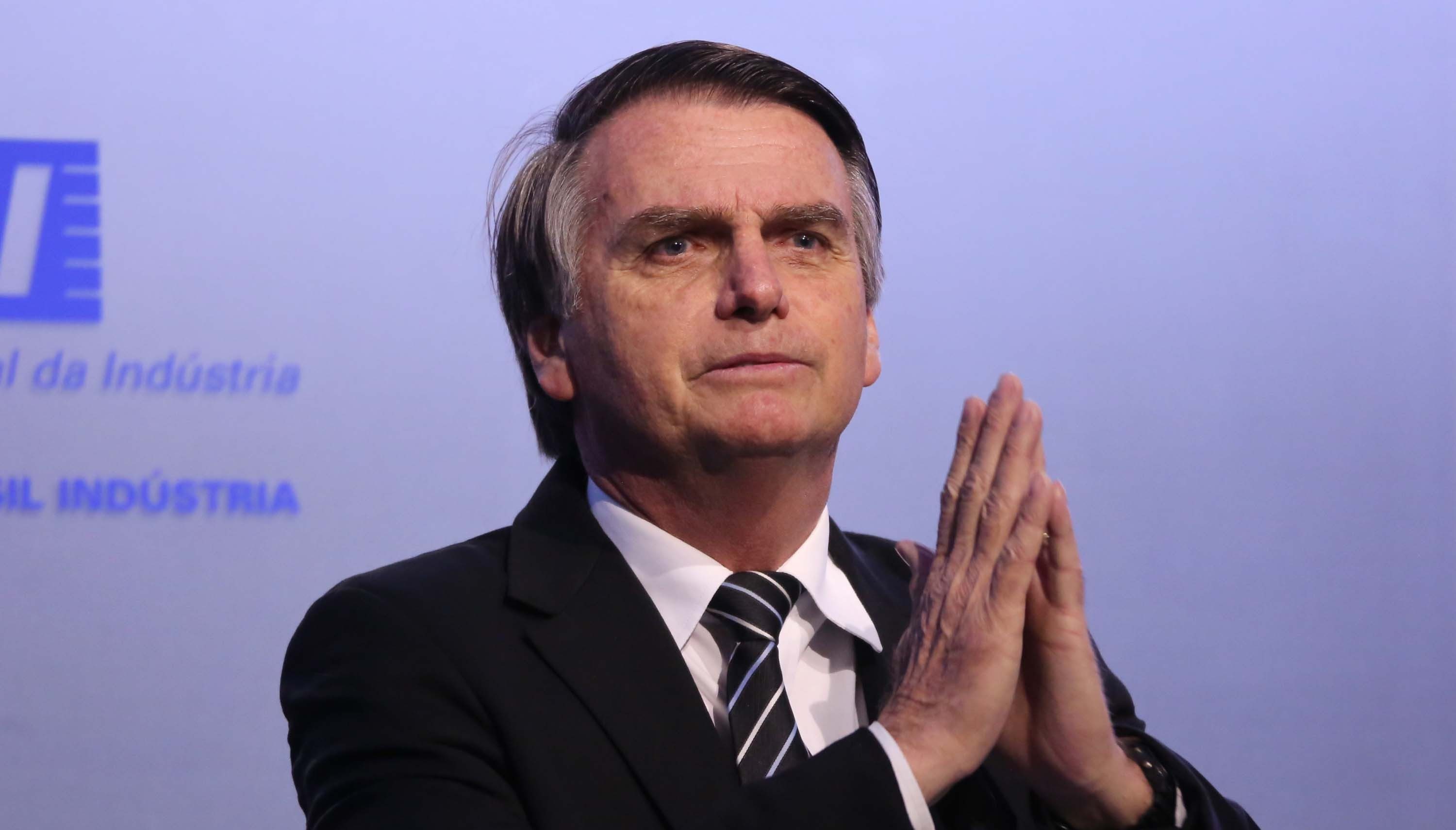 Bolsonaro promete combatir el crimen con rigor en vísperas de las presidenciales en Brasil