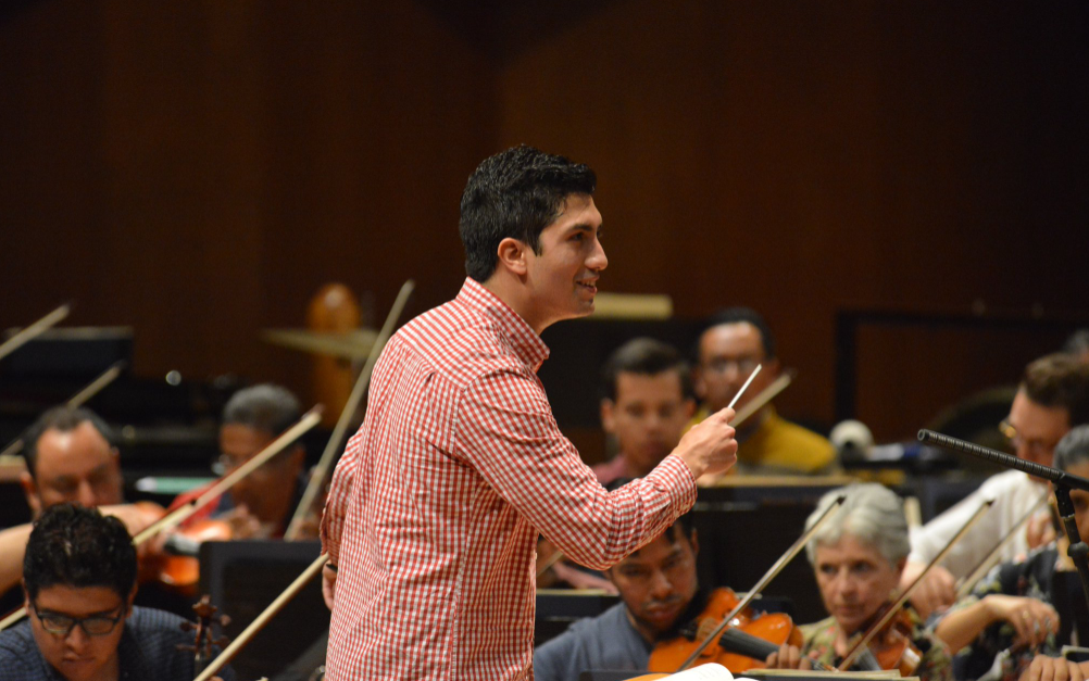 Venezolano Rodolfo Barráez gana el Premio Internacional de Dirección de Orquesta en México (Video y Fotos)