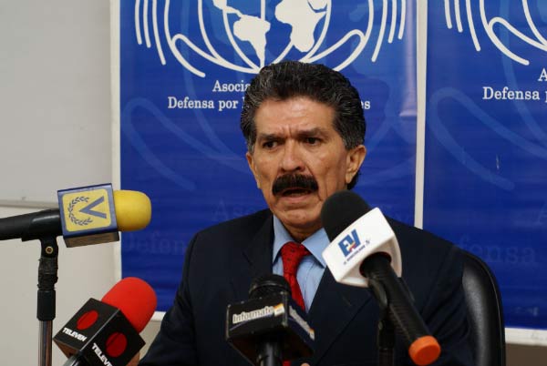 Rafael Narvaez: Los derechos humanos en Venezuela están crucificados