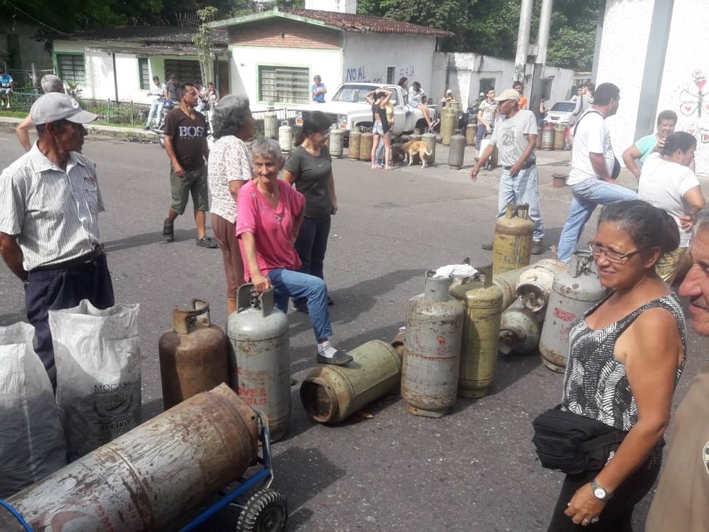 Al menos ocho protestas se desarrollan en Táchira por escasez de gas doméstico #29Oct