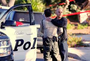 Quién era el policía héroe que murió al enfrentarse al asesino del bar de California (Fotos)