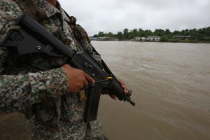 Al menos tres militares colombianos heridos al entrar en un campo minado en la frontera con Venezuela