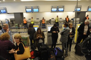 Unos 15.000 pasajeros varados en Argentina por paro aerolíneas
