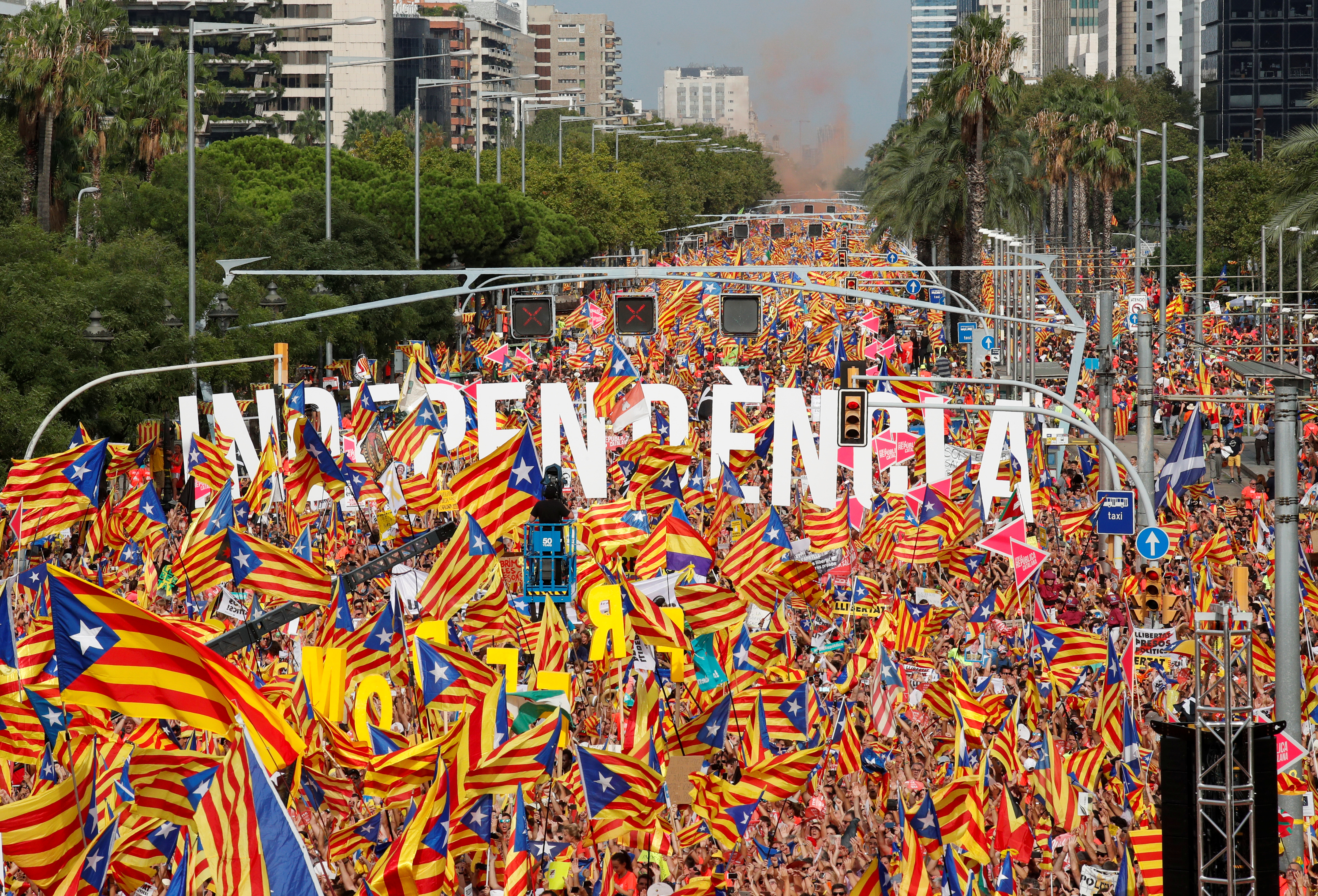 Líderes catalanes independentistas en prisión ponen fin a huelga de hambre tras 20 días