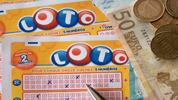 Ganó 5 millones de euros pero la casa de loterías lo engañó