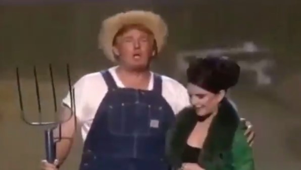 Trump comparte un video disfrazado de granjero para anunciar ley agrícola (VIDEO)