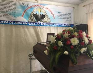 Ordenan sepultar al venezolano que velaron por nueve días esperando su resurrección en Colombia