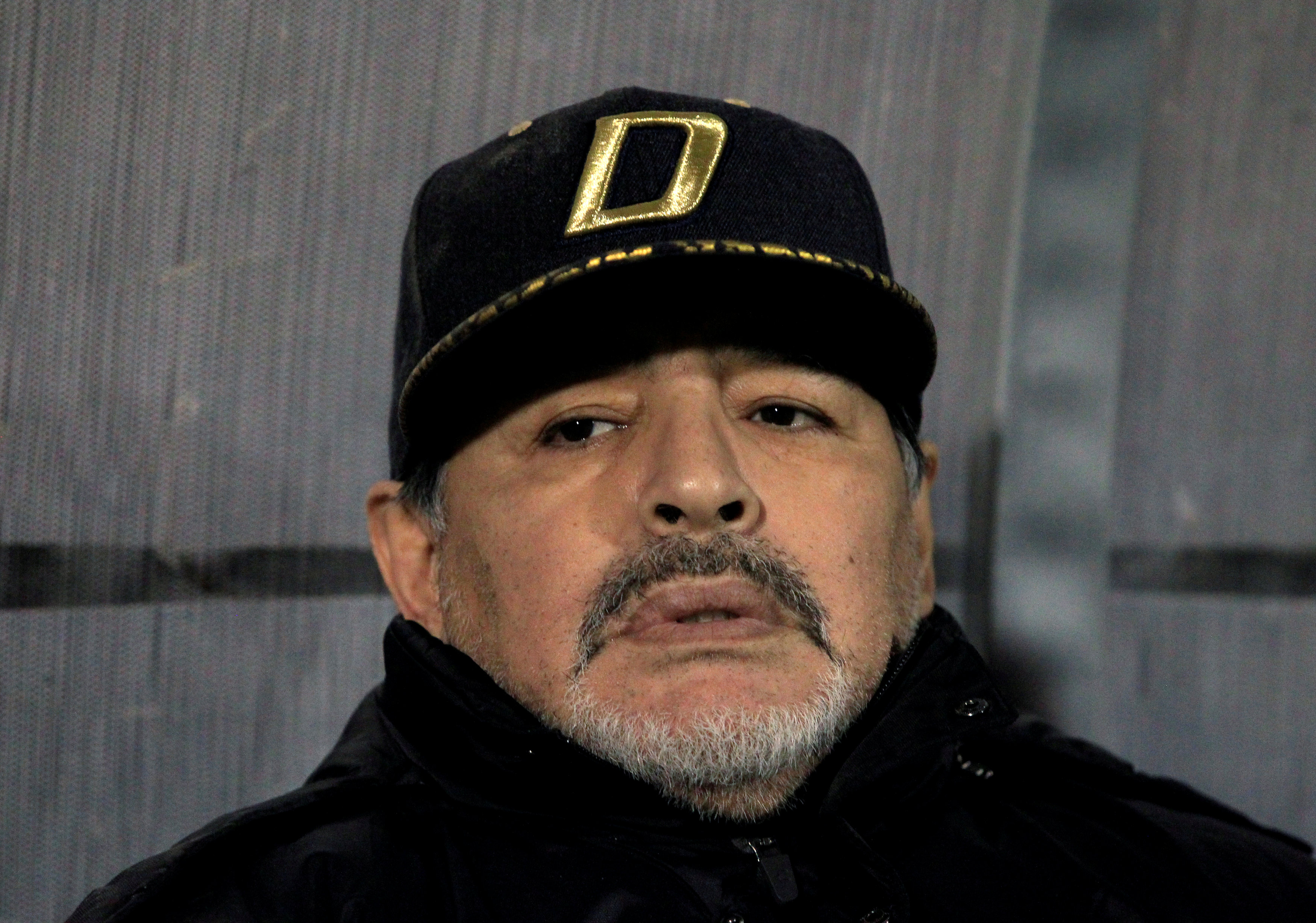 Drones sobrevuelan la casa de Maradona tras problemas de salud, dice su abogado