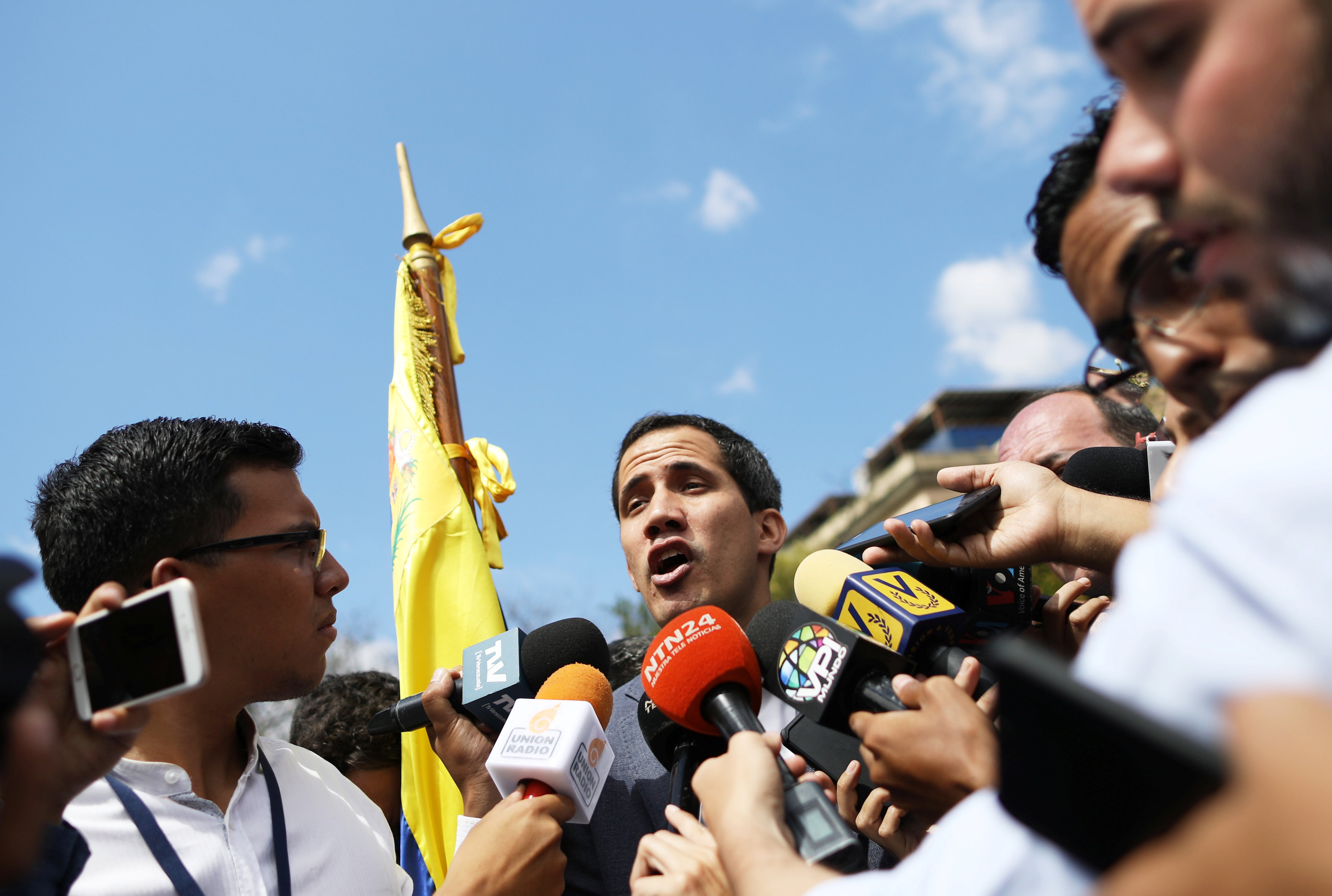 Con marcha y amnistía Guaidó aumenta presión contra Maduro