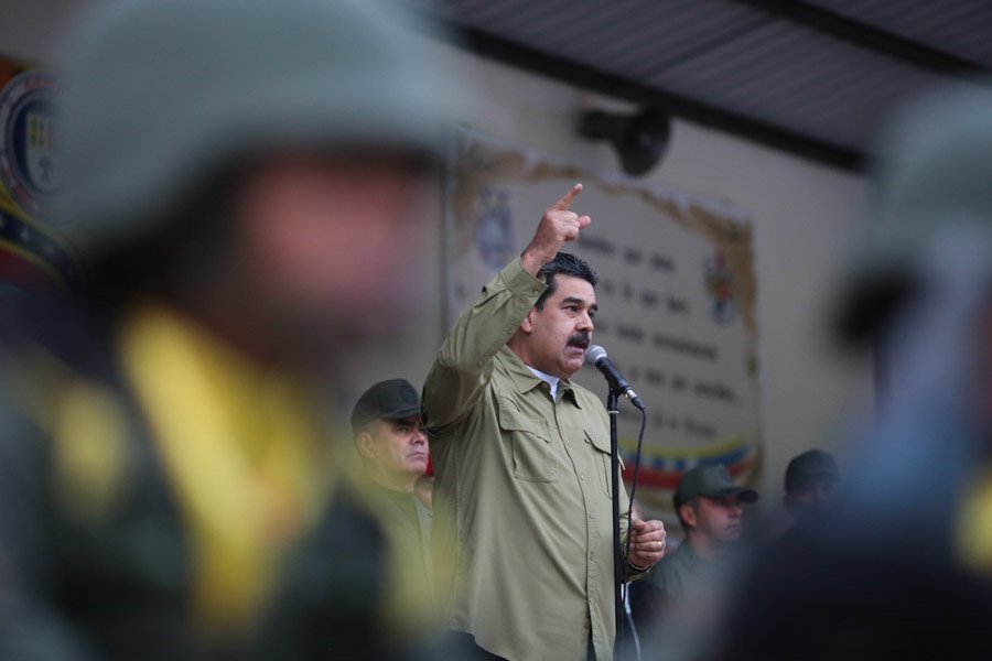 Maduro denuncia que militares desertores conspiran desde Colombia