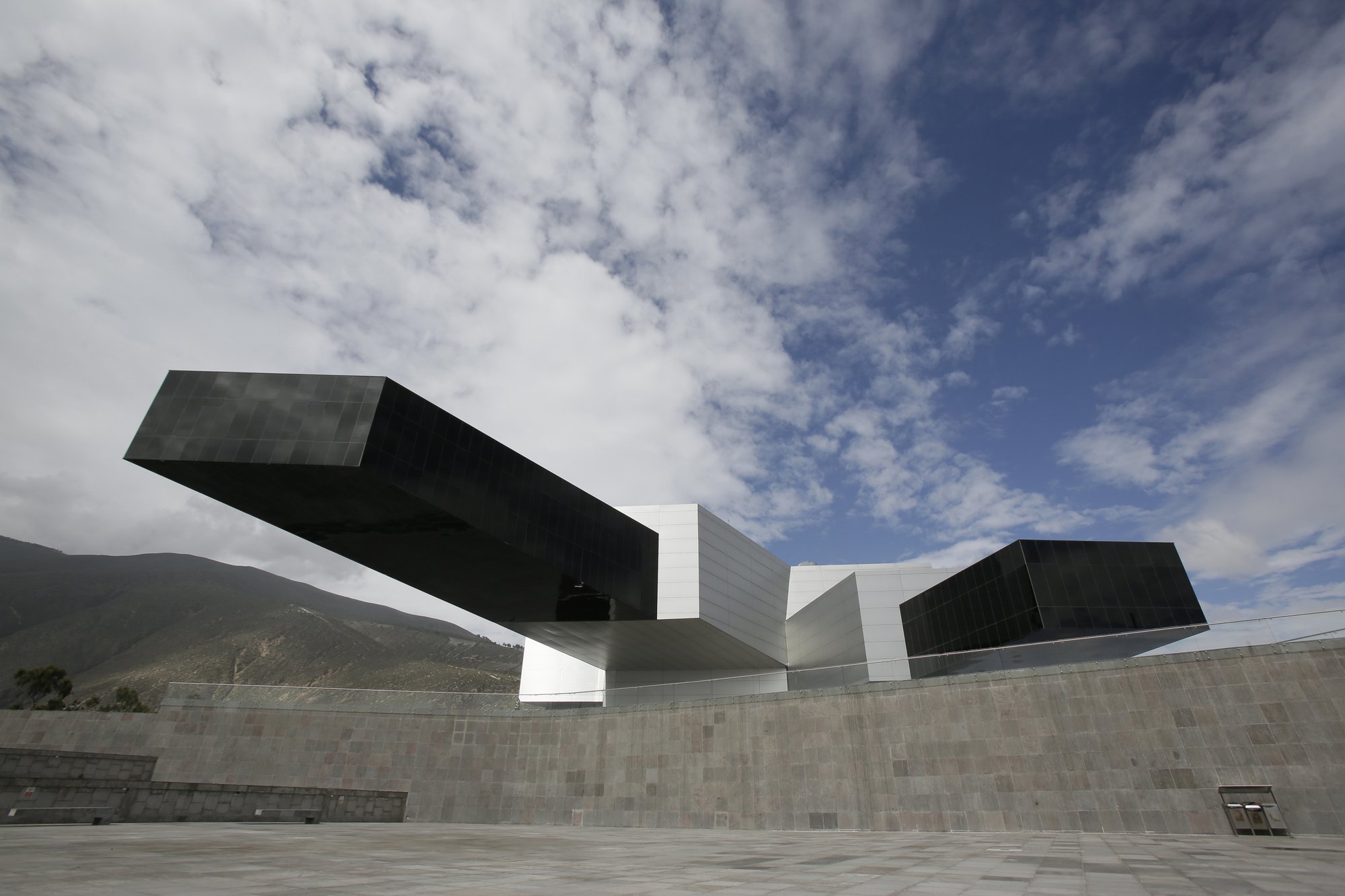 El edificio de Unasur, una joya arquitectónica que se quedó como el organismo… sin futuro