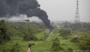 Al menos doce muertos luego de estallido de camión que transportaba petróleo en Nigeria