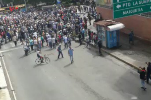 En Vargas, marcharon por la democracia este #23Ene (video)
