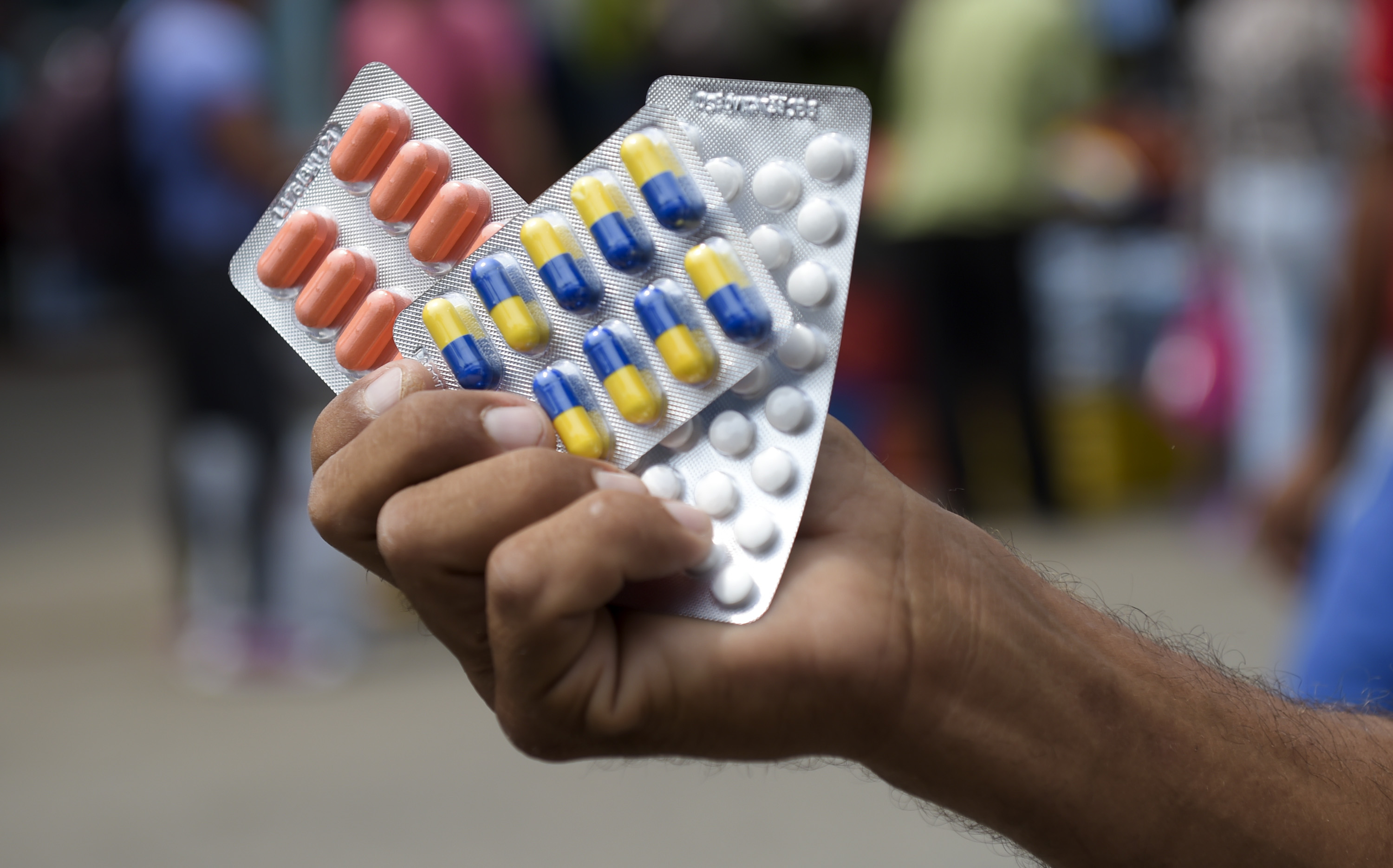 Venta de medicamentos importados sin registro pone en riesgo la salud de los venezolanos
