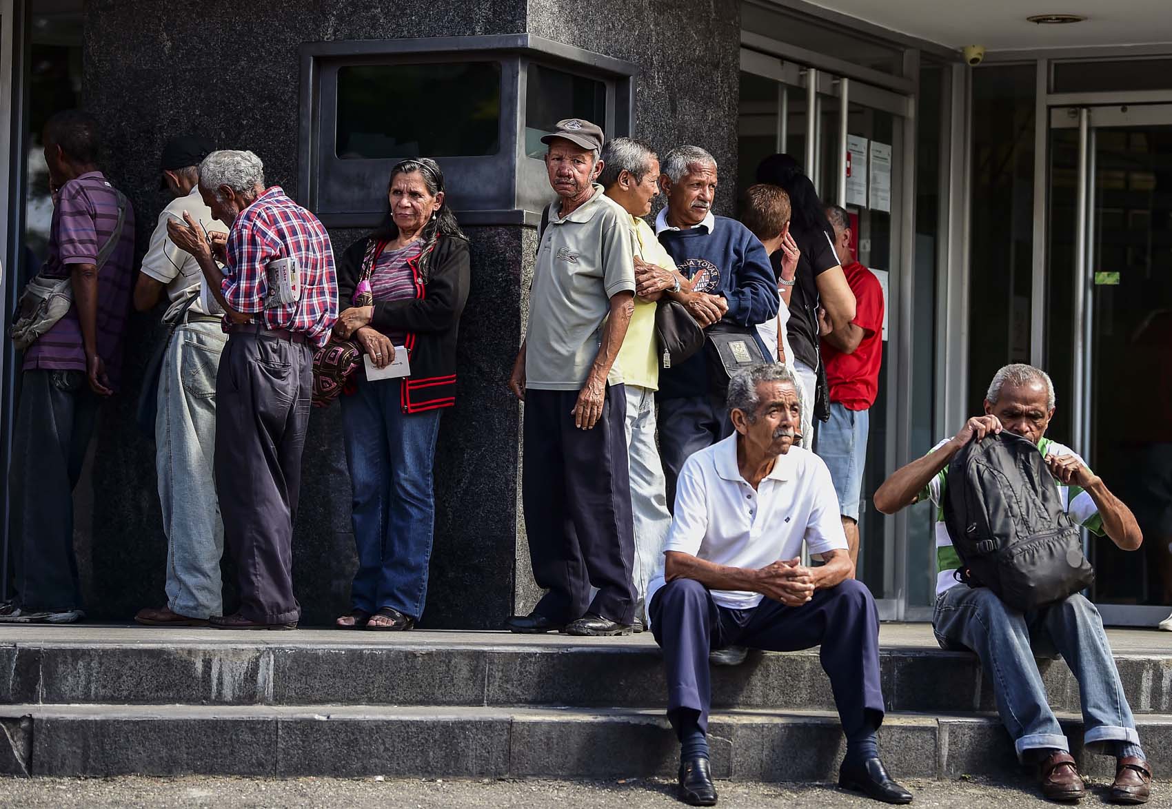 Entre 5 mil y 10 mil bolívares en efectivo cobraron los pensionados en San Cristóbal