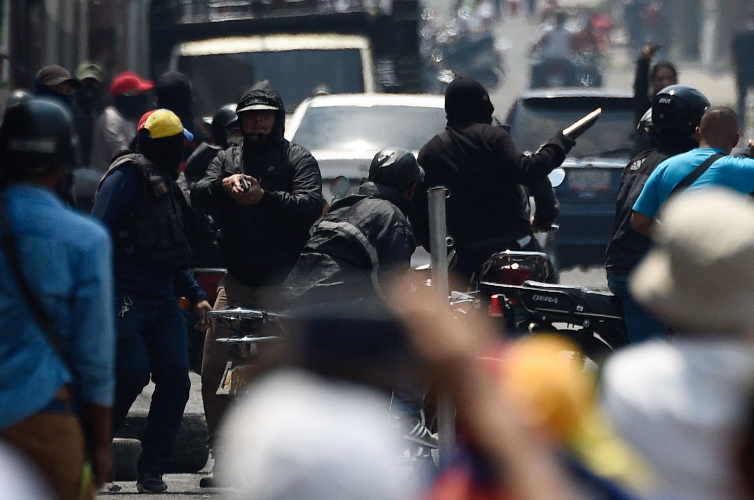 Colectivos chavistas armados lideran represión a rienda suelta con cuerpos de exterminio