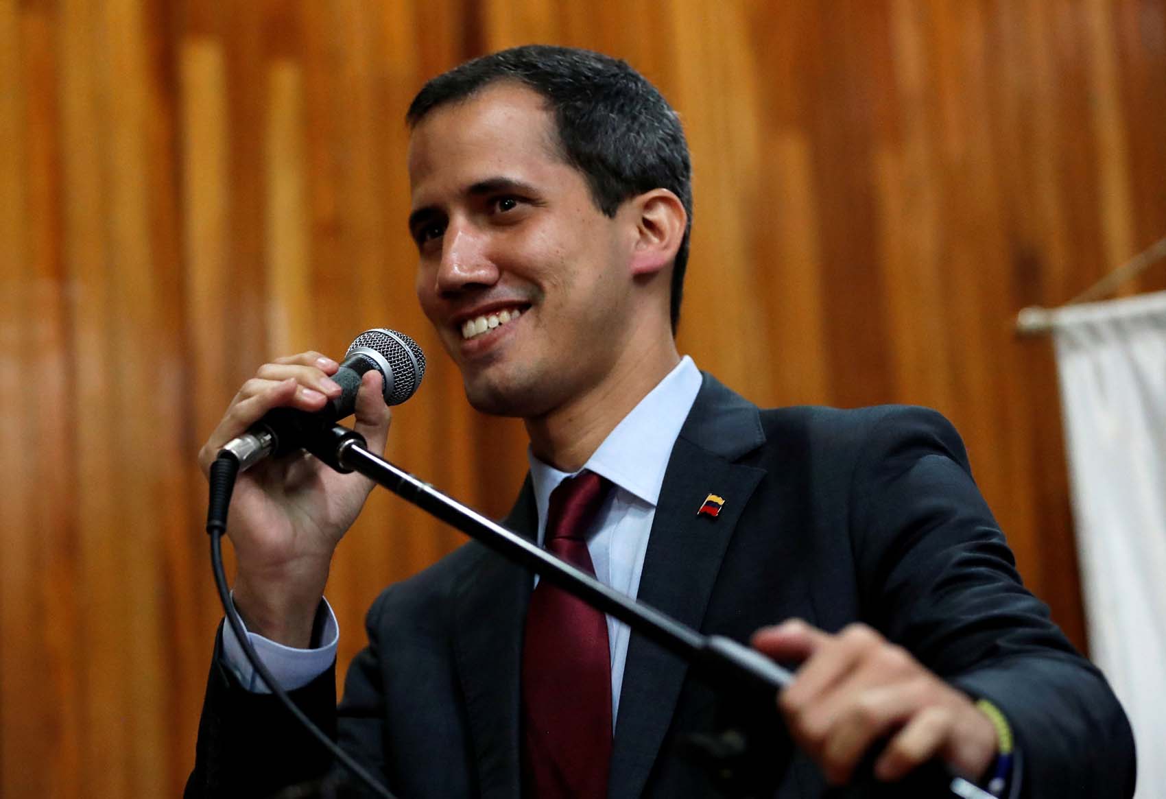 EEUU urge a la comunidad internacional a tratar únicamente con el gobierno de Juan Guaidó