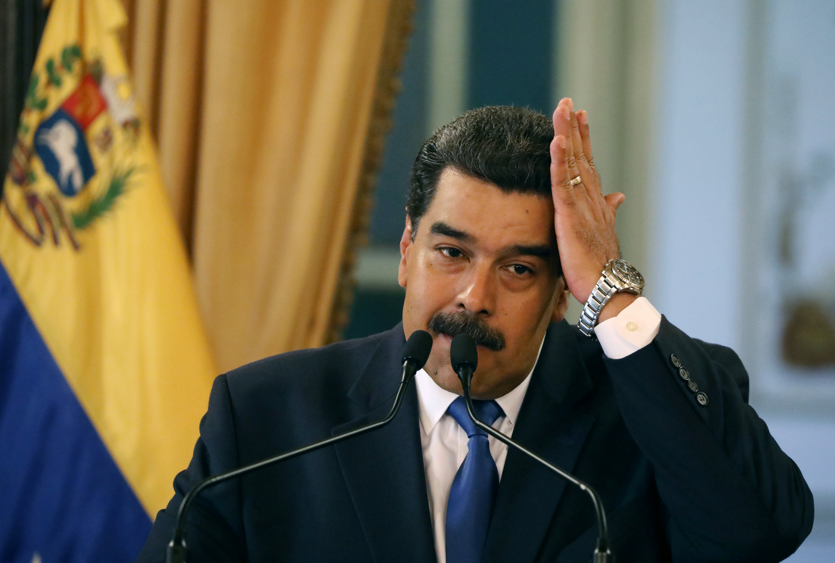 EEUU abierto a discutir planes de salida de Maduro, según CNN