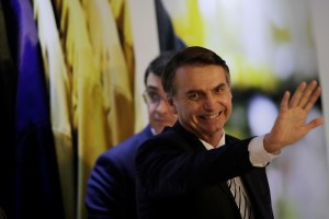 Gobierno de Bolsonaro es aprobado por 35 % de los brasileños