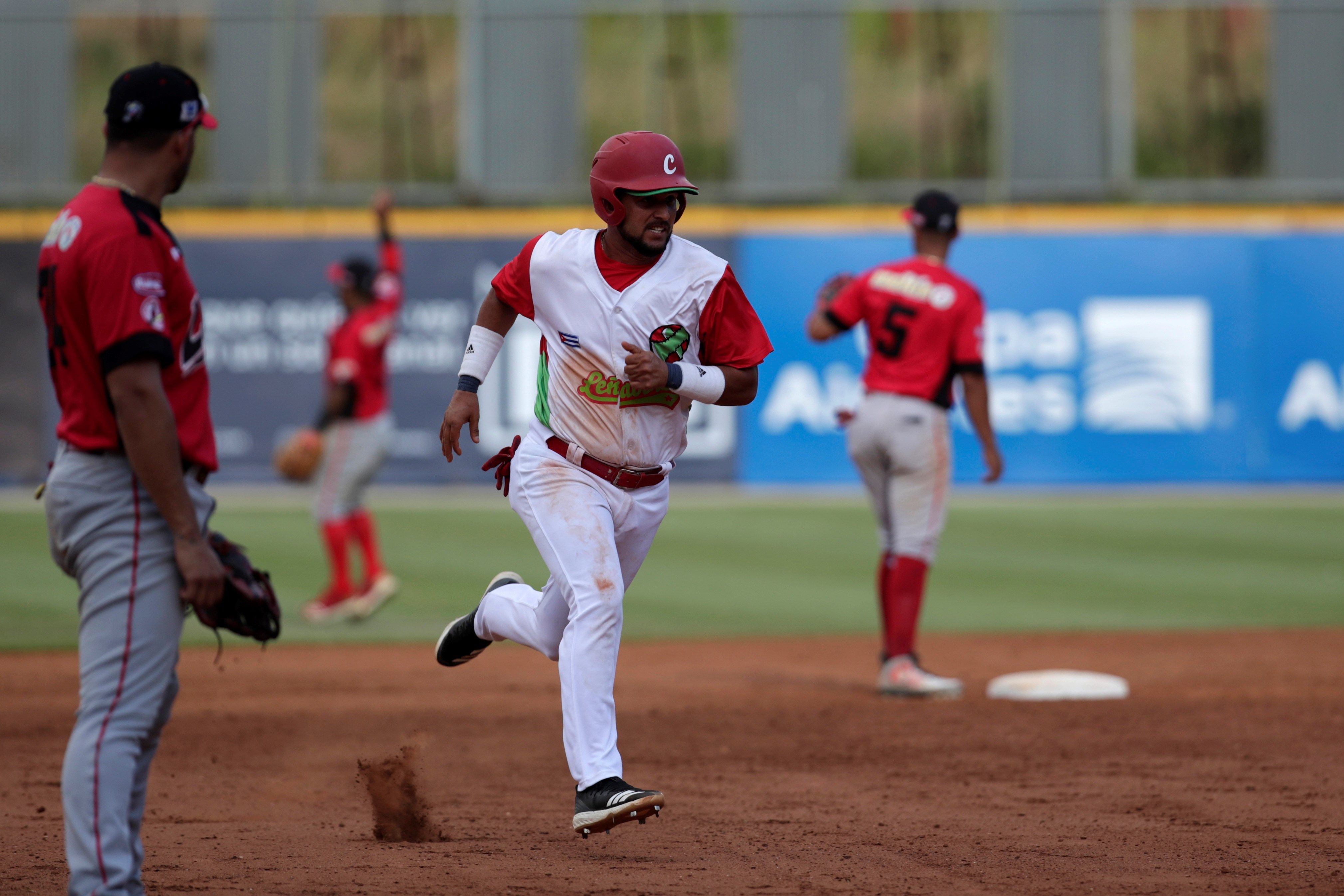 Cuba blanquea a Venezuela y se mete en la final de la Serie del Caribe