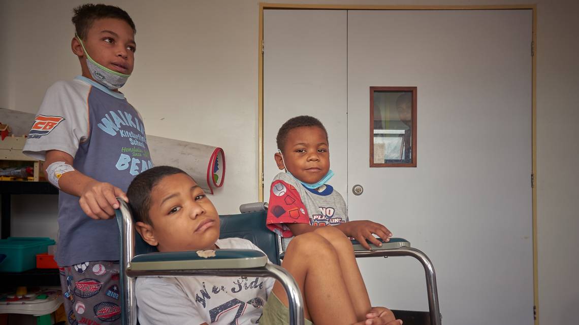 Para niños pacientes del Hospital JM de los Ríos, la última esperanza podría ser la ayuda humanitaria (Fotos)