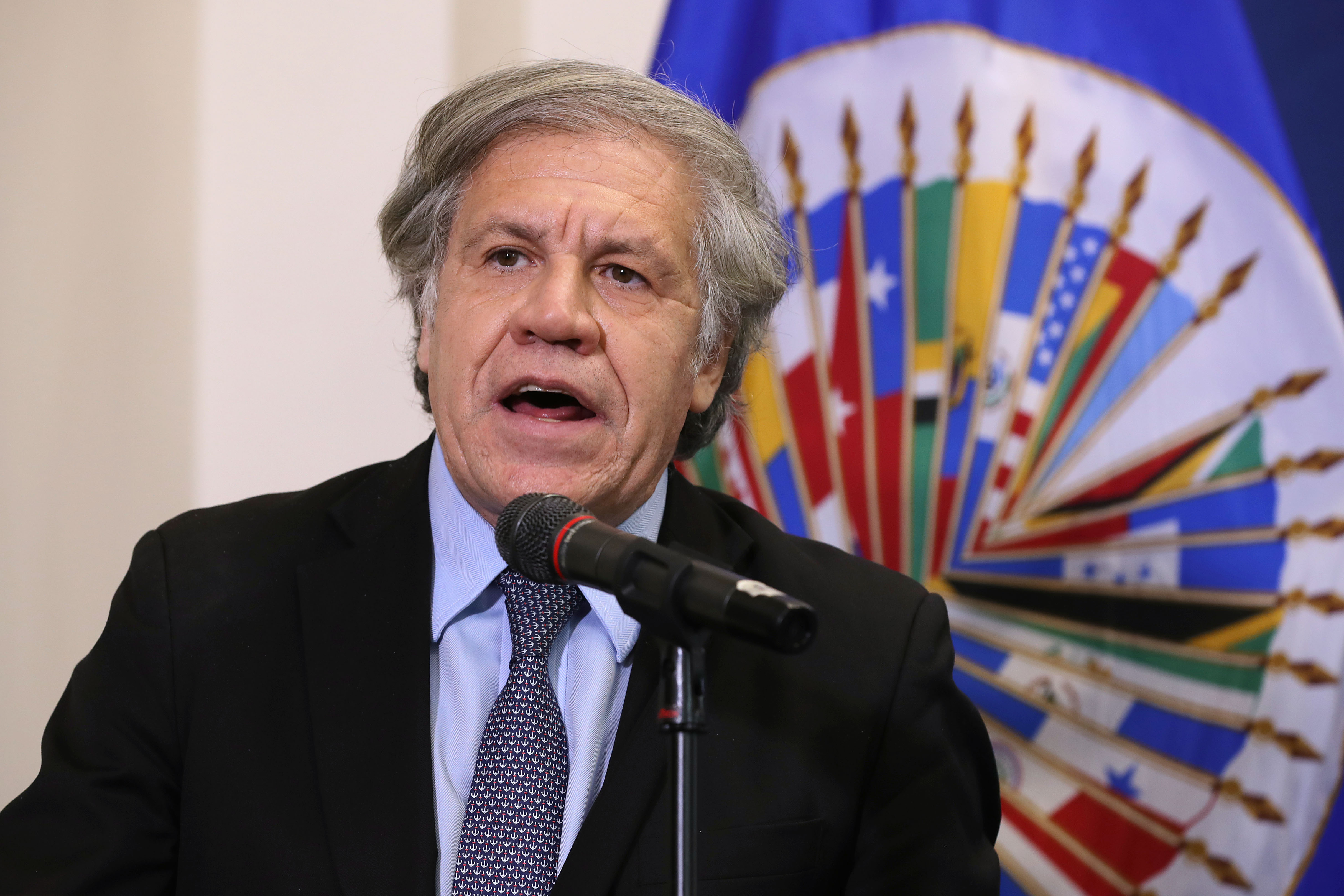Almagro solicita investigación ante presunta corrupción con ayuda humanitaria en Colombia