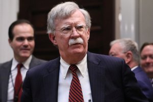 John Bolton: No podemos permitir que Rusia o China abran una base militar en Venezuela