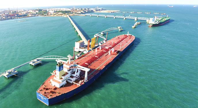En julio, China importó un récord de 863 mil bpd de petróleo estadounidense