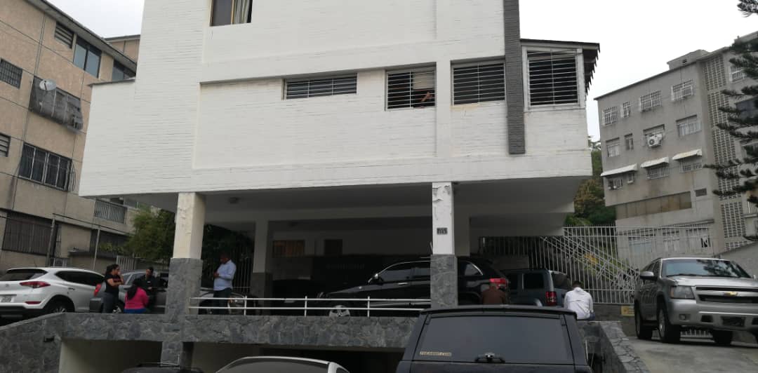 Vecino de Roberto Marrero denuncia que el Sebin causó destrozos en apartamentos (VIDEO) #21Mar
