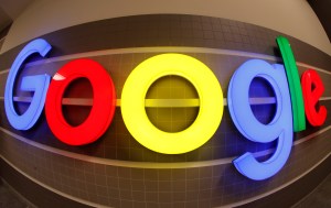 Google amenaza a la banca con abrir cuentas a partir del año que viene