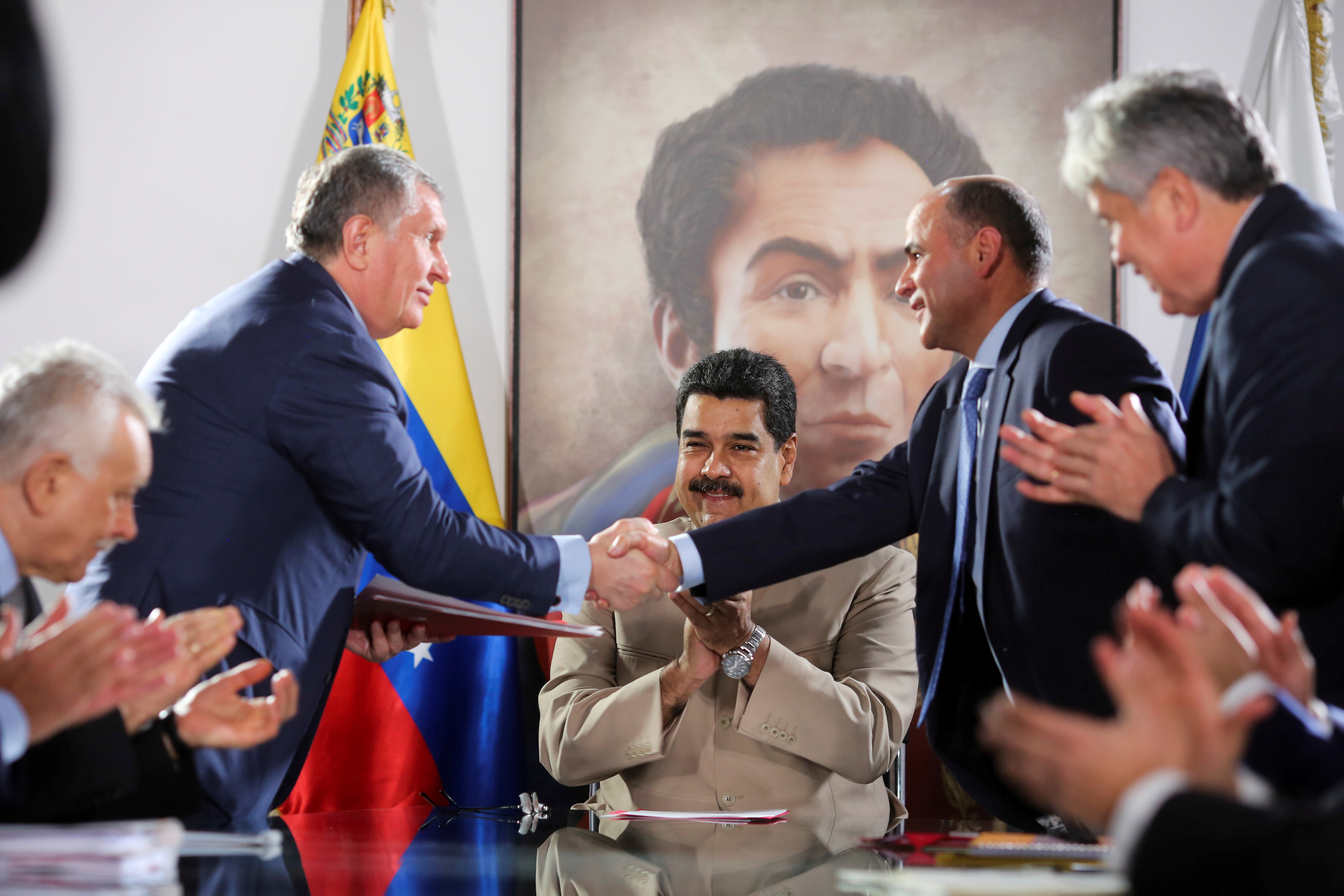 Rusia y Maduro desean que la fracción Clap apruebe ilegalmente sus acuerdos petroleros