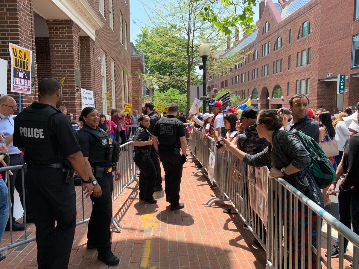 Venezolanos protestan en Washington DC a favor de la Operación Libertad (VIDEO)