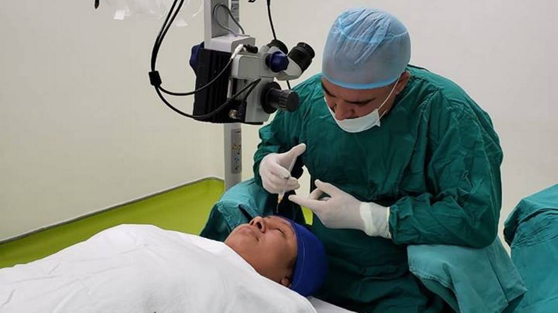 Cuba retira sus médicos de El Salvador tras polémica con la Misión Milagro financiada por Venezuela