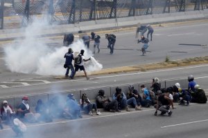 El Grupo de Lima evalúa de urgencia crisis en Venezuela