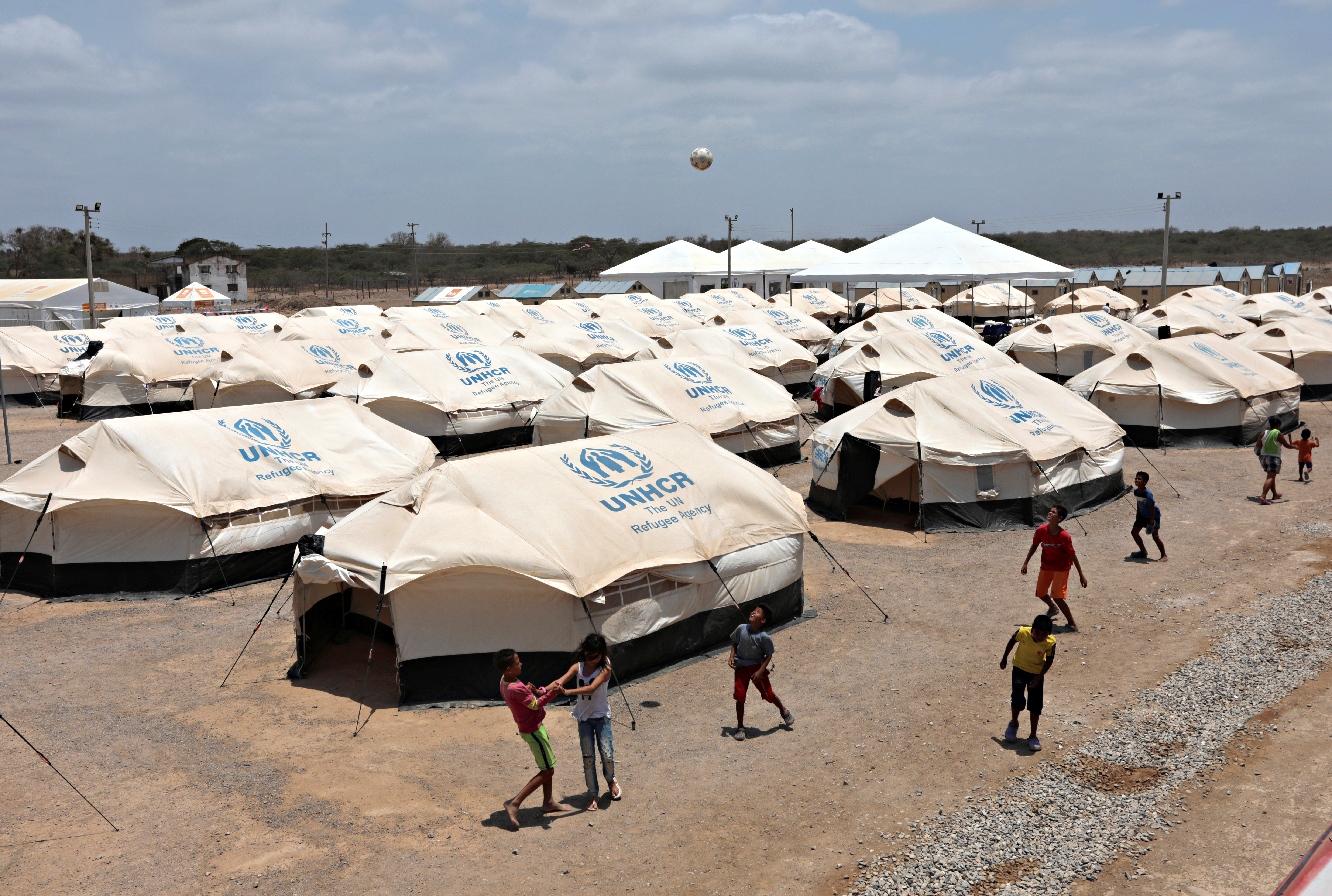 Campamento de la ONU ofrece alivio temporal a inmigrantes venezolanos en Colombia