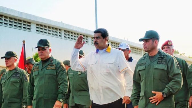 El Mundo: Maduro asegura haber derrotado la “punta de lanza” de una intervención militar
