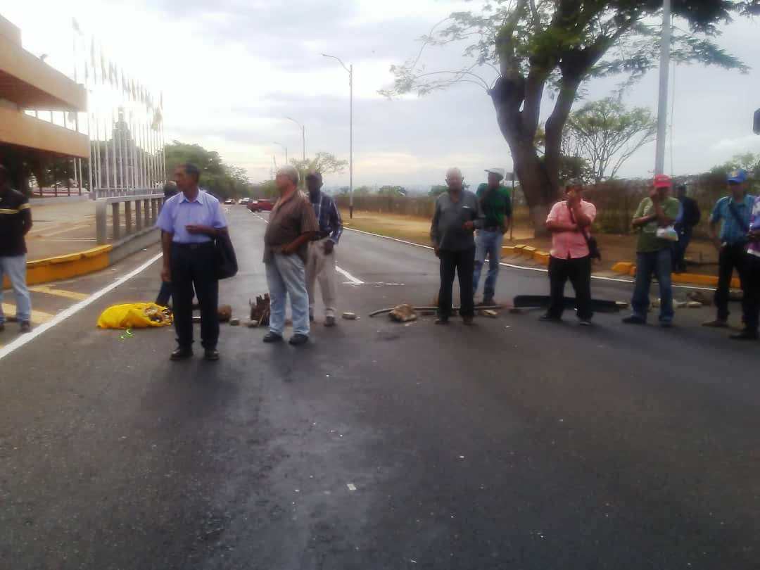 Pensionados protestan en Puerto Ordaz por el pago de solo 5000 bolívares en efectivo #22May