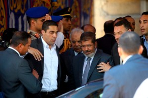 Fallece el expresidente egipcio Mohamed Mursi durante una sesión en tribunal