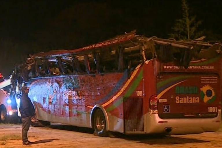 Al menos 10 muertos y 51 heridos en un accidente de autobús en Brasil