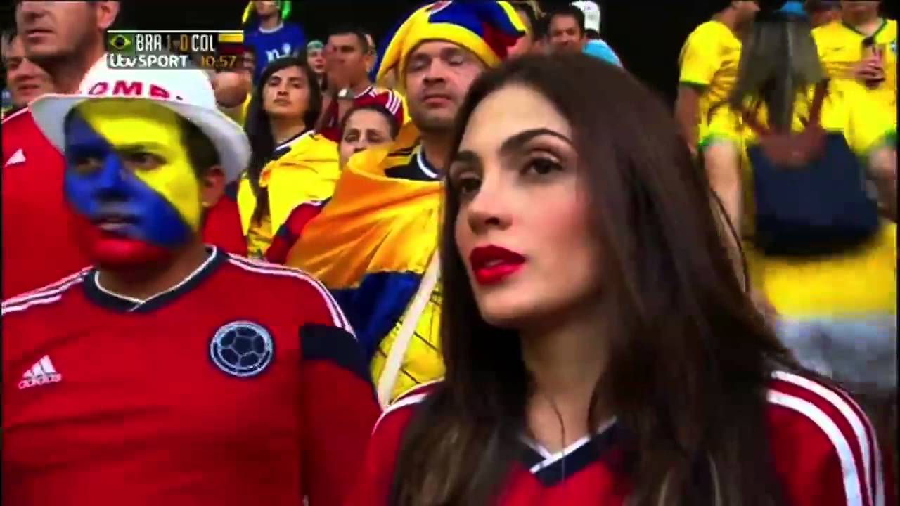 ¿La recuerdas? La sensual chica del Mundial posó sin brasier y enloqueció a los hinchas (FOTOS)