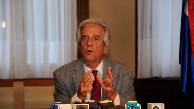 ALnavío: Sólo la corrupción explica el apoyo incondicional de Uruguay a Maduro