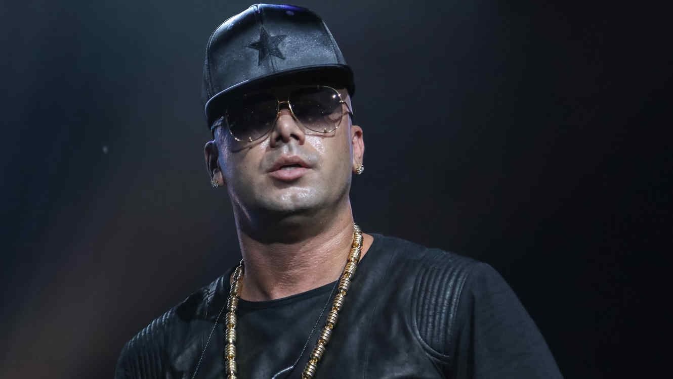 Hurtaron 200 mil dólares a Wisin en lujoso hotel de España