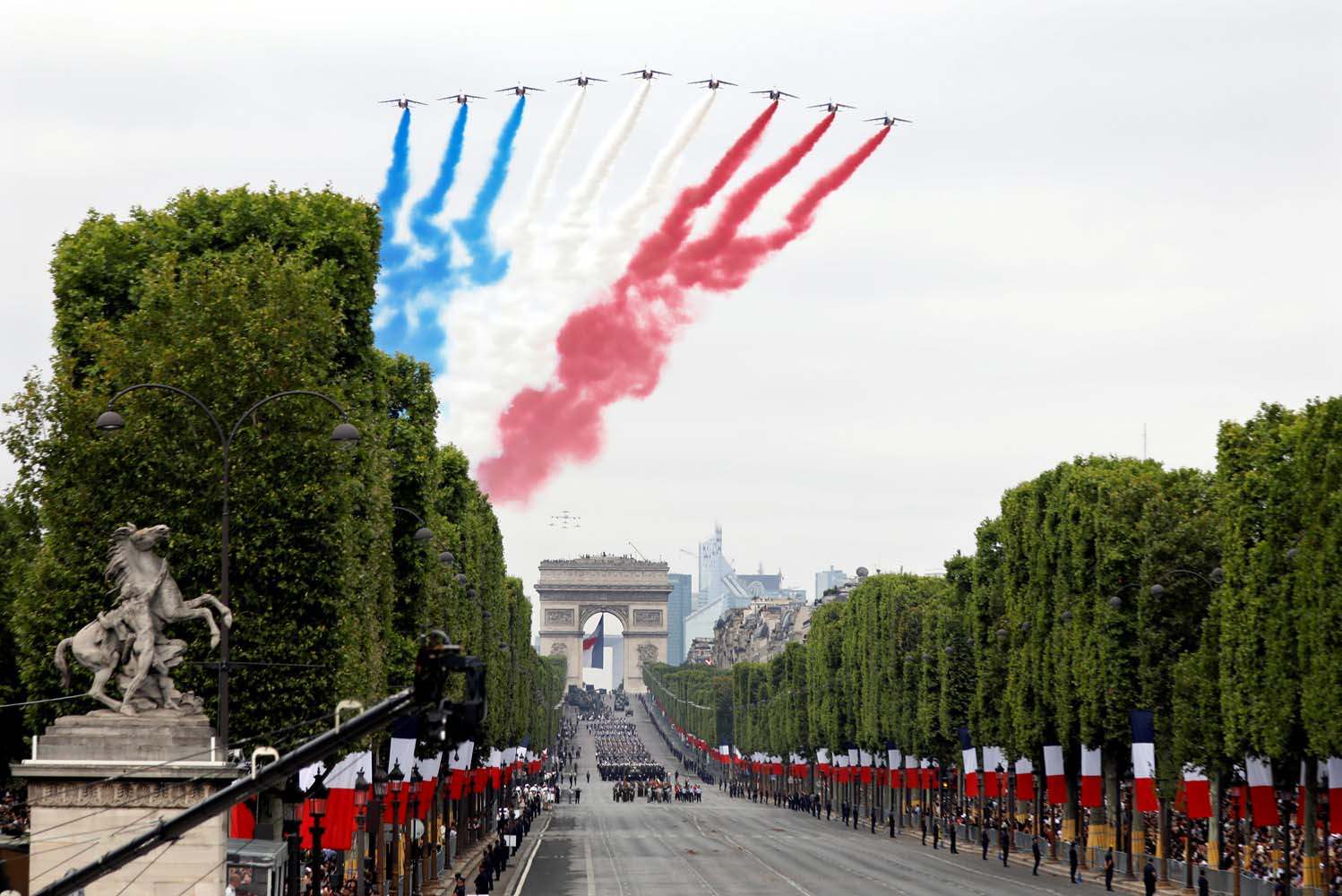 Francia renuncia al desfile del 14 de Julio