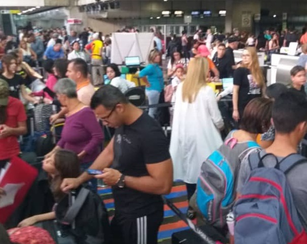 El Aeropuerto Internacional de Maiquetía trabaja a media máquina tras mega apagón rojo #23Jul (video)