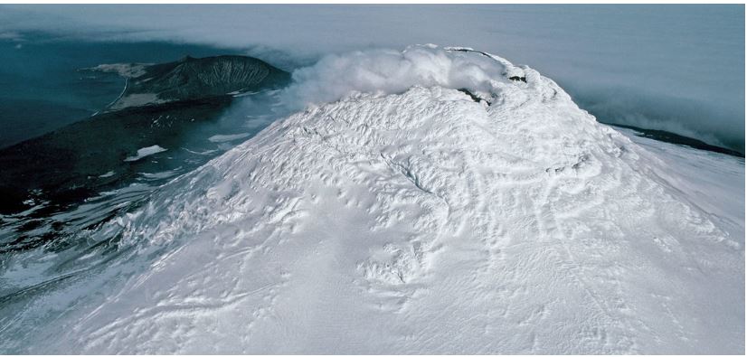 El hielo glaciar de un volcán que oculta un sorprendente misterio